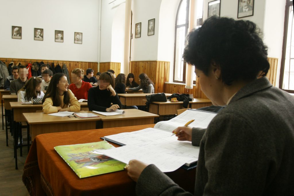 Și profesorii scriu cu greșeli!