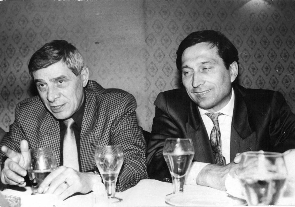 Mitică Popescu la un șpriț cu Ion Crăciunescu, la ziua lui Florea Dumitrache. Povestea unei fotografii