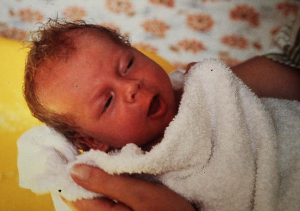 Destinul aparte al primului copil conceput „în eprubetă”