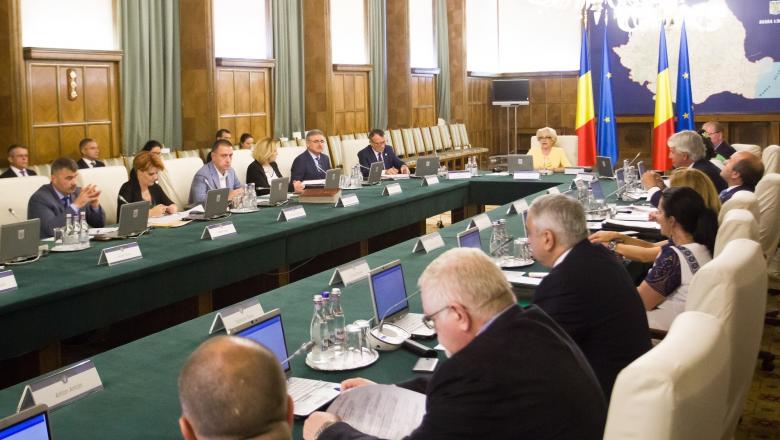 Decizie importantă a Guvernului. Sunt vizaţi peste 1,5 milioane de salariaţi
