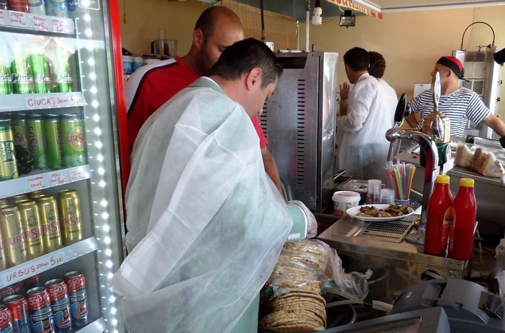 Ploaie de amenzi pe litoral. Sute de unități de alimentație publică verificate de inspectorii sanitar veterinari