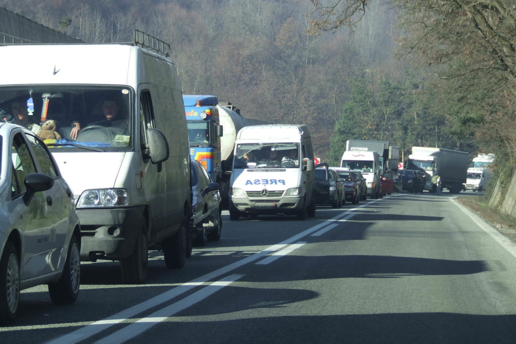 Traficul pe Dealul Negru, un calvar până la jumătatea lui septembrie