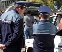 Bărbat bătut în plină stradă de o femeie. Ce au făcut polițiștii (video)