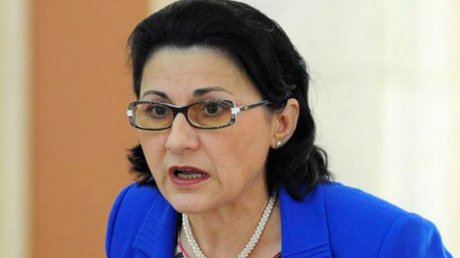 Ecaterina Andronescu, ironizată de liceeni pe ritmuri de hip-hop. Reacția ministrului