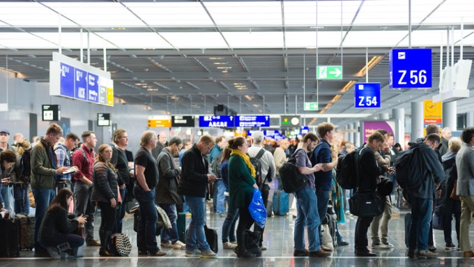 Românii părăsesc țara! Pe ce loc se află diaspora românească