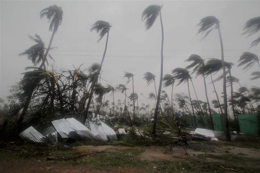 Patruzeci și unu de oameni au murit după ce au fost surprinși de o furtună devastatoare, în nordul Indiei