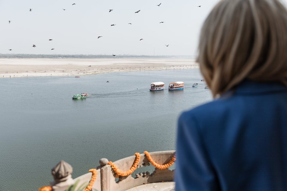 Viaţă grea: 5.200 de euro pe lună doar pentru coafor şi 100.000 pentru vacanţe