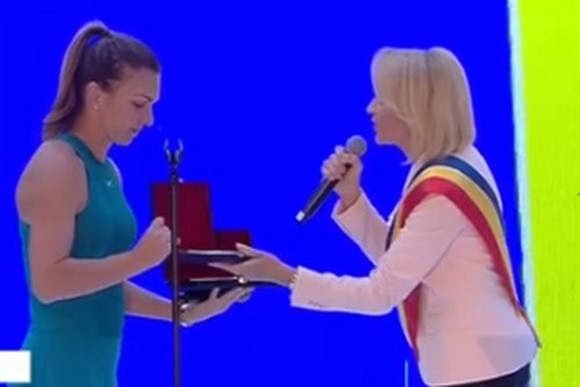 Halep, cadou impresionant de la Firea. Nimeni n-a mai făcut așa ceva pentru campioană