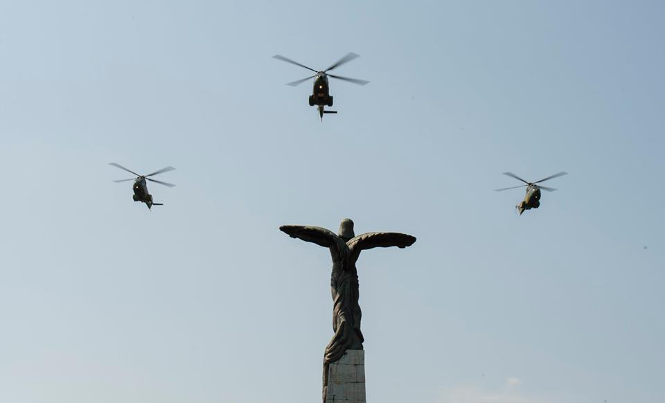 Cum se întrec membrii cabinetului Dăncilă în urări de Ziua Aviației