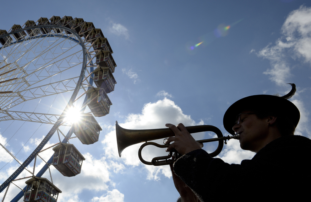 Incredibil. Carusel în formă de zvastică. Care este decizia autorităților