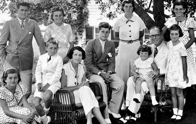 Blestemul familiei Kennedy continuă
