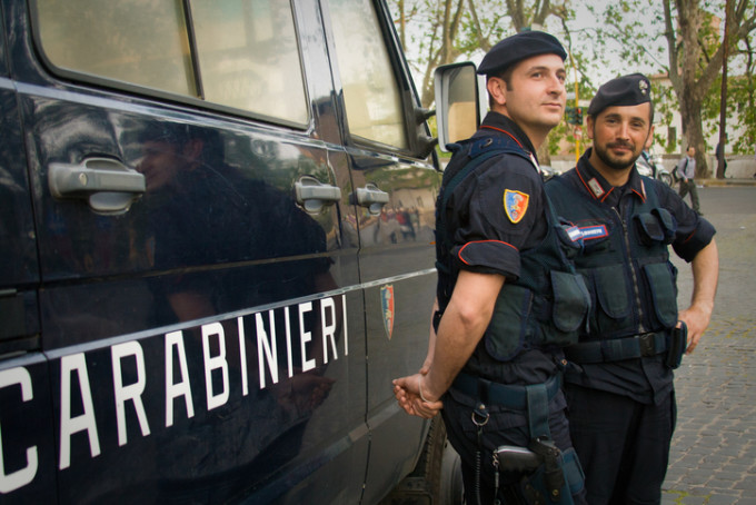 Descoperire macabră în Italia. O româncă a fost ucisă şi aruncată pe câmp