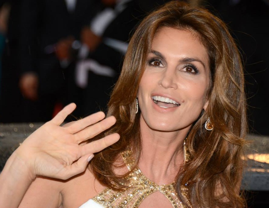 Cindy Crawford refuză să îmbătrânească. Imaginile cu ea la 53 de ani îţi taie răsuflarea. Foto în articol
