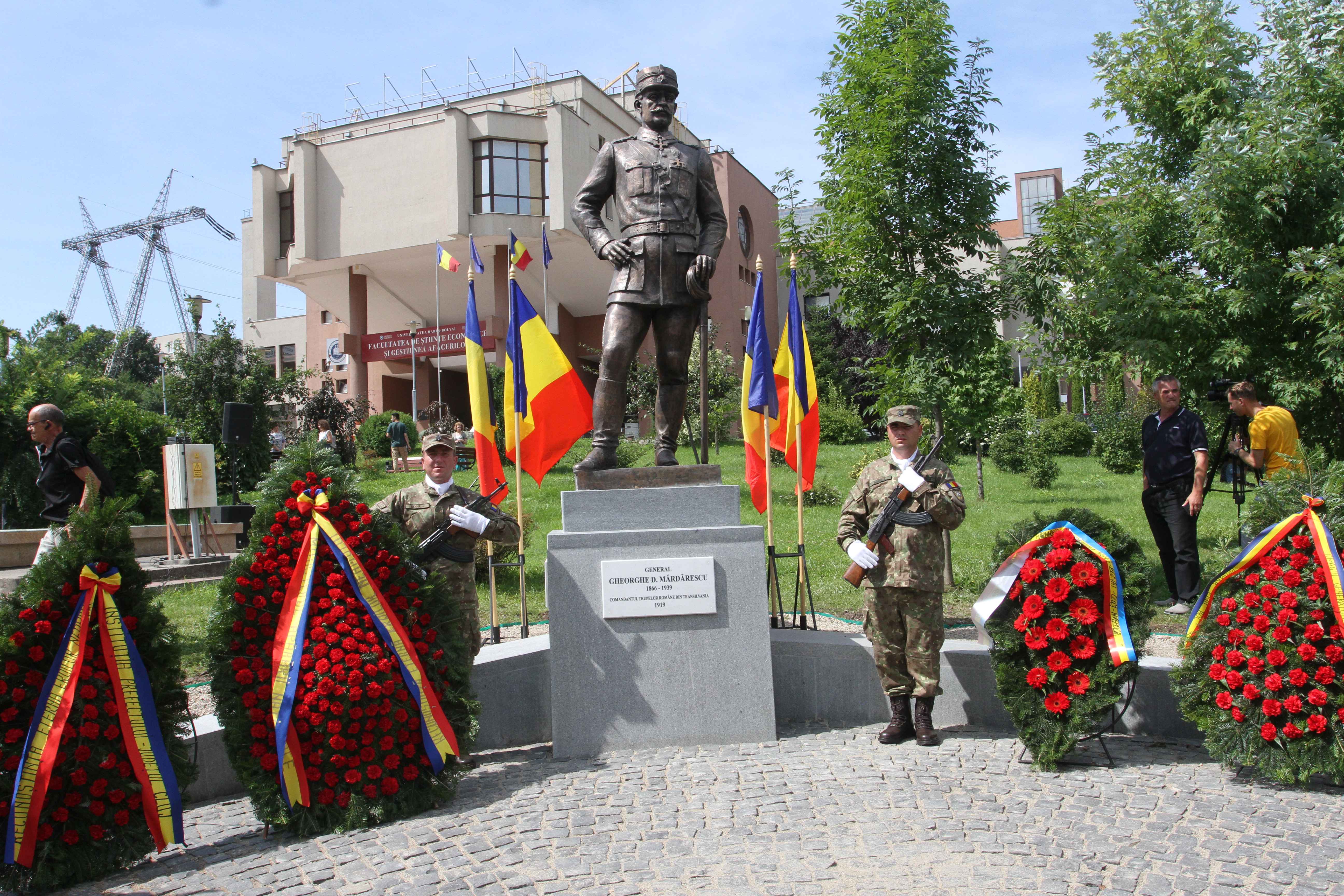 Statuia generalului Gheorghe Mărdărescu, din Cluj
