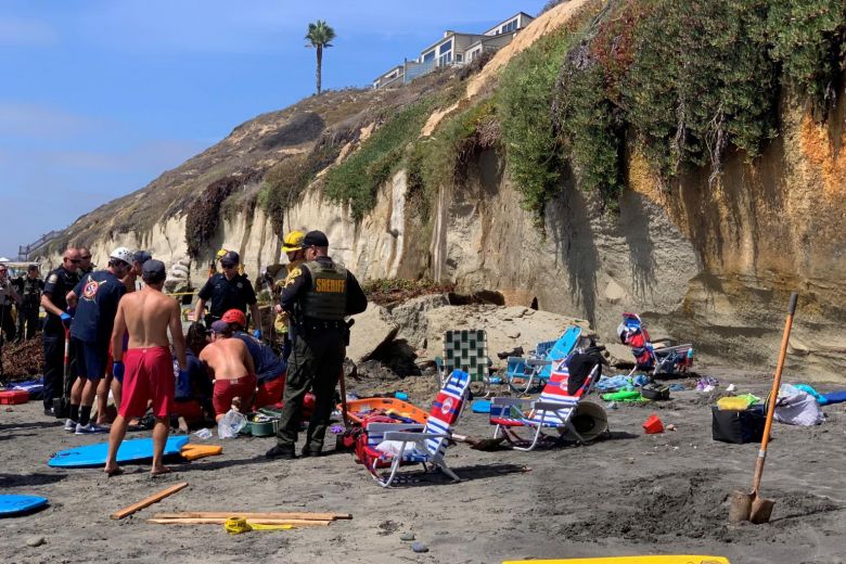 Zdrobiți pe plajă! Trei turiști au murit