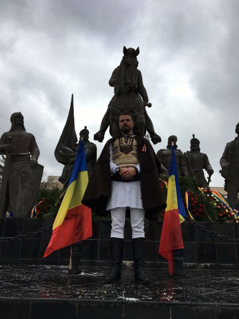 Porunca vremii: un Neamunit! (I) „Când Îl simți pe Dumnezeu cel Viu, nu te mai interesează lucrurile efemere, vrei eternitatea”