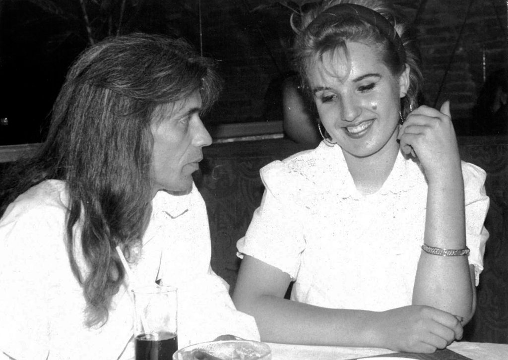 Valeriu Sterian la o cafea în Cafeneaua Veche