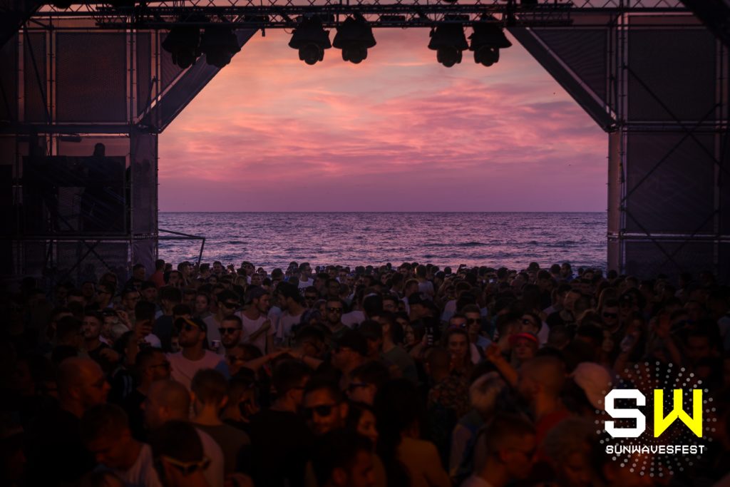 Festivalul fără compromisuri de la malul marii. Richie Hawtin, Dubfire, Joseph Capriati, vor fi prezenti la cea de-a 26-a editie SUNWAVES