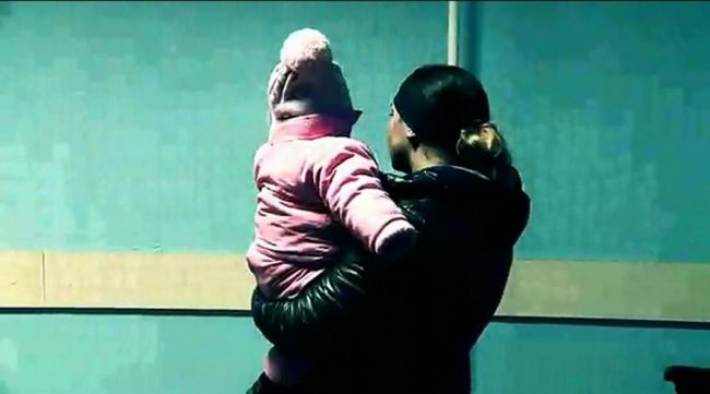 O vagaboandă cu trei copii făcuți cu trei bărbați, repatriată în Botoșani, de la București