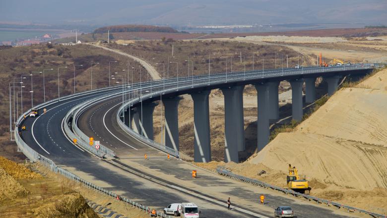 A fost semnat contractul pentru Secțiunea 1 a Autostrăzii Pitești-Sibiu. Când vor începe lucrările