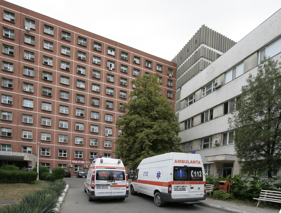 Tragedie la Galaţi. Două persoane au murit pe loc. Poliţişti şi jandarmi păzesc toate intrările de la spital şi morgă. Incredibil ce vor să facă rudele victimelor