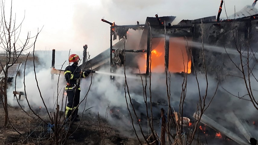 Copii salvați din flăcări la Tulcea