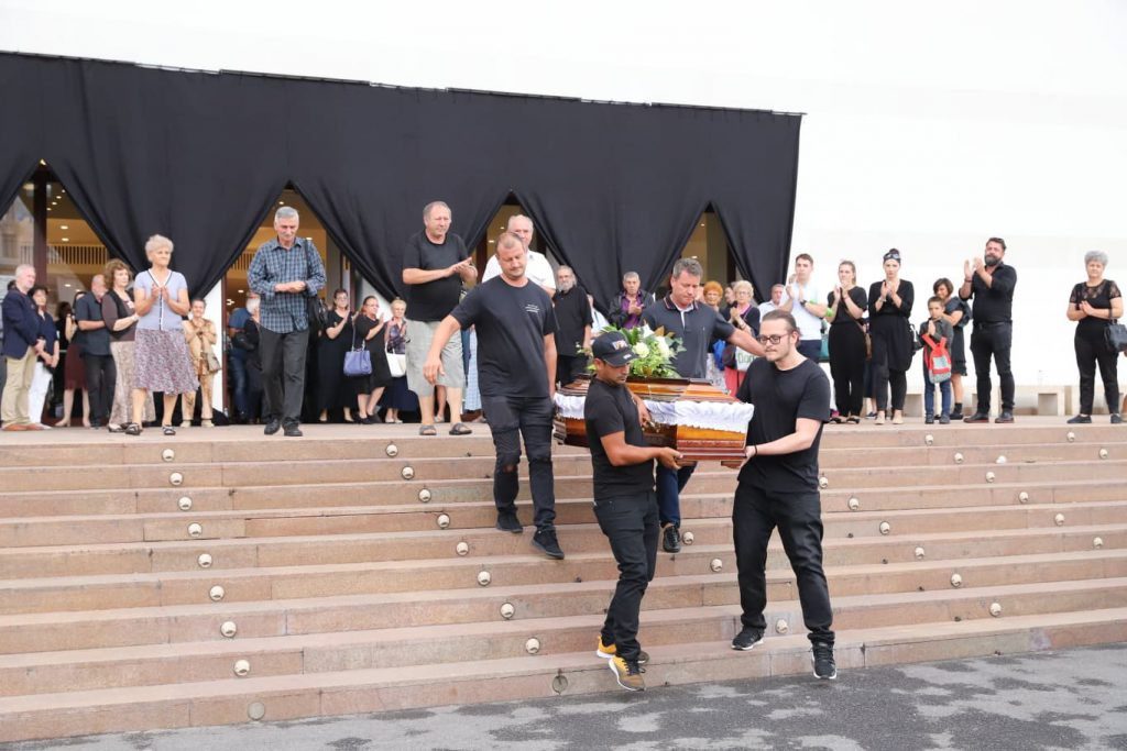 Florina Cercel, înmormântată cu onoruri militare. „Lăsați-mă în pace că vreau să plec!”