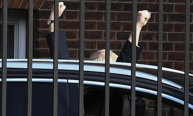 Boris Johnson a îngenuncheat UE! - „Let’s get Brexit done!”