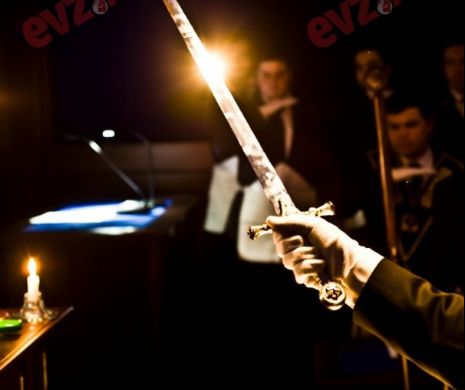 Misterioasa primă întâlnire dintre Sir Arthur Conan Doyle și adevăratul Dr Watson. Aventuroasa viață masonică a părintelui lui Sherlock Holmes