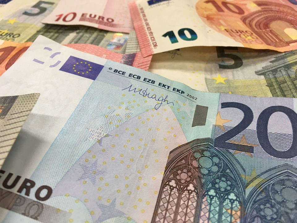 Lovitură pentru Diaspora! Autoritățile îi prezumă hoți pe cei ce muncesc „afară”?