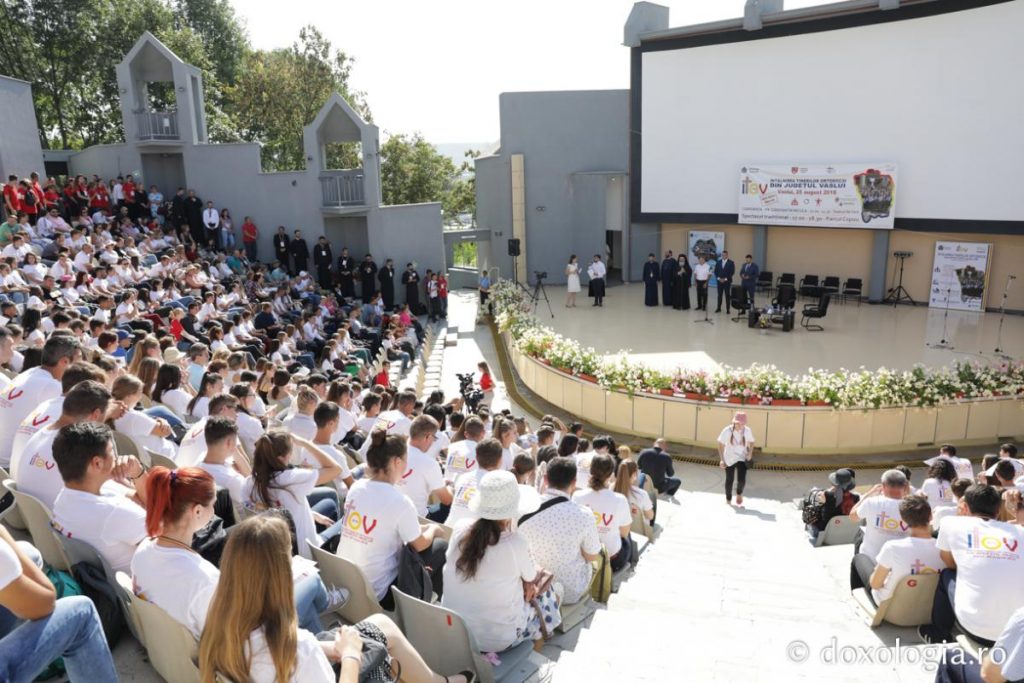 La răscruce de drumuri. Peste 1.000 de tinerii ortodocși se întâlnesc la Vaslui