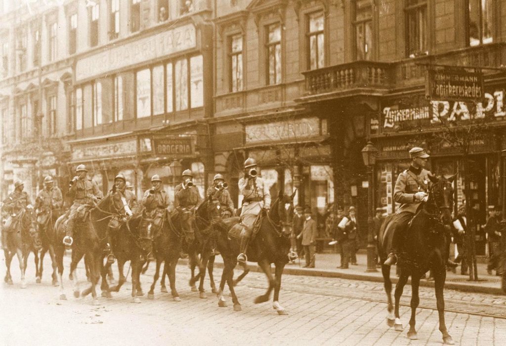 Ioan Aurel Pop: Béla Kun plănuia să unească Ungaria cu Rusia Sovietică