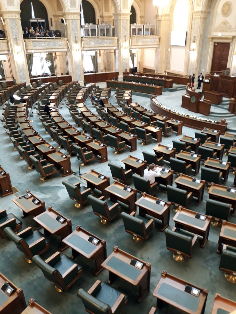 Situație revoltătoare: Nu mai avem Parlament de marți!