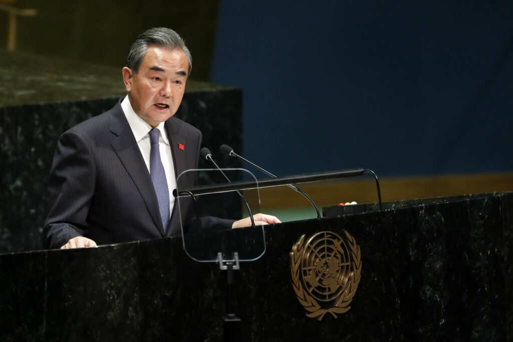 China a devenit agresivă! Bate cu pantoful în tribuna ONU