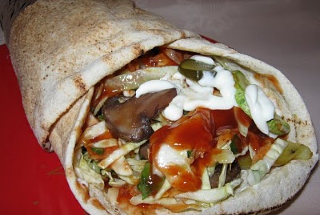 Țeapa anului! Suma scandaloasă plătită de o turistă pentru o shaorma