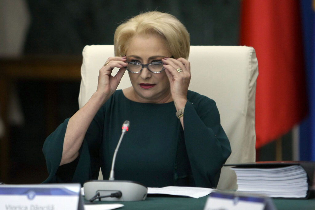 Cinci oameni pleacă din Guvern. Dăncilă i-a eliberat din funcție