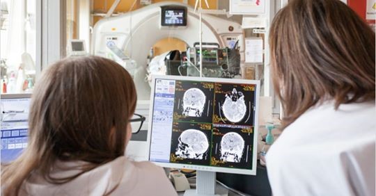 O tânără din SUA crede că în fiecare zi este 11 iunie. Ce șanse sunt să se vindece