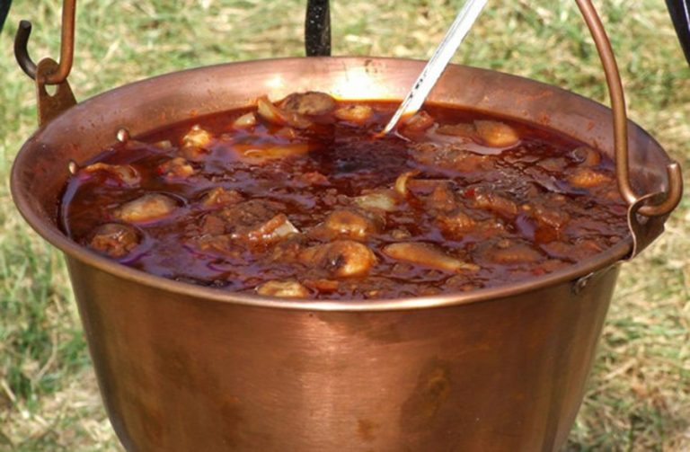 Călătorie culinară. 3 rețete ungurești care vă lasă gura apă. Atât de simple sunt