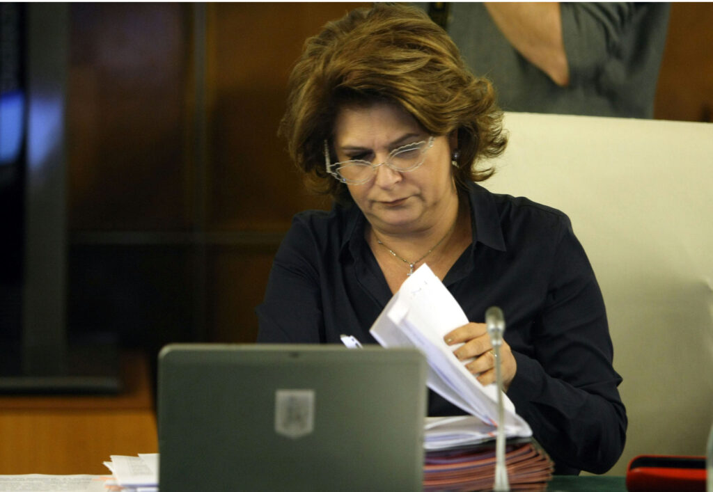 Președintele Parlamentului European spune că ori trec toți comisarii, ori pică toți