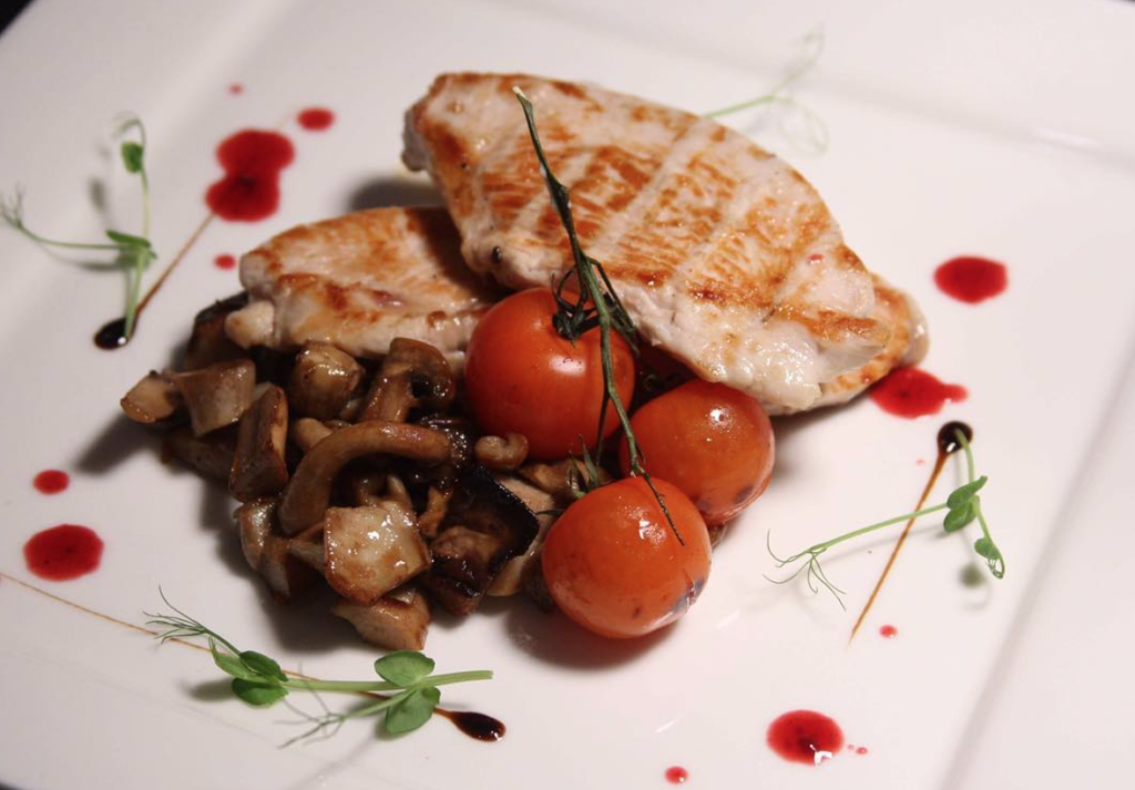 Adio, fast-food. O aplicație îi readuce pe români în restaurante