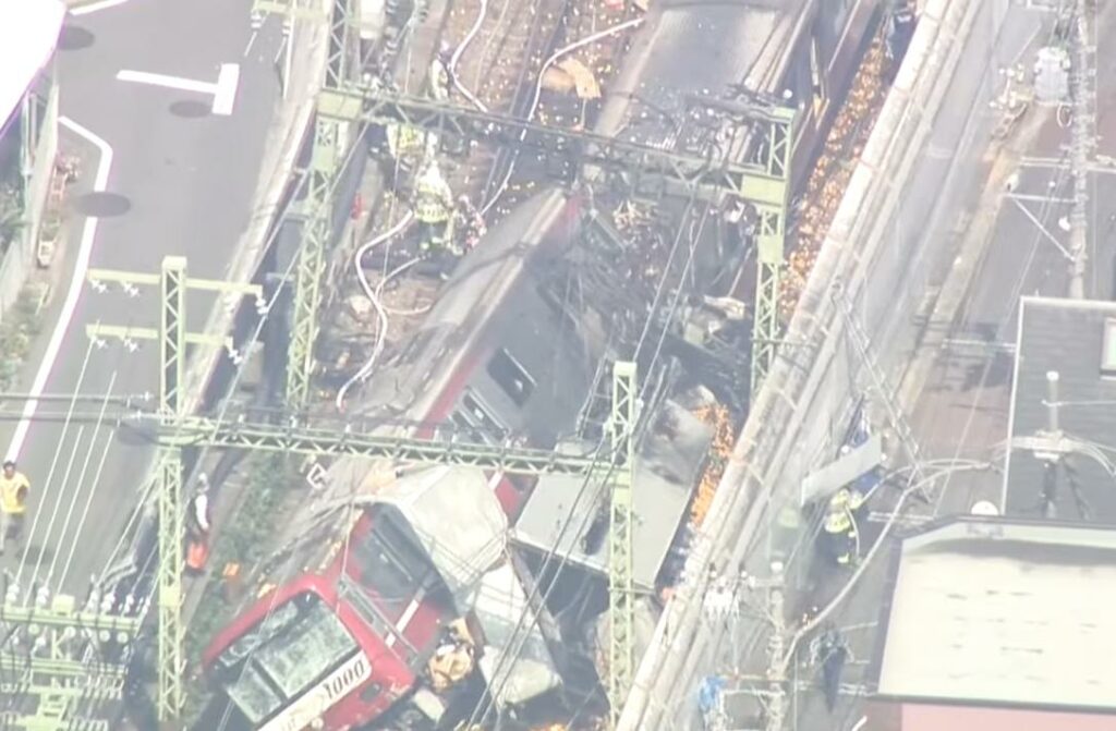 Accident grav pe calea ferată. Sunt cel puțin 35 de răniți. Imagini șocante!