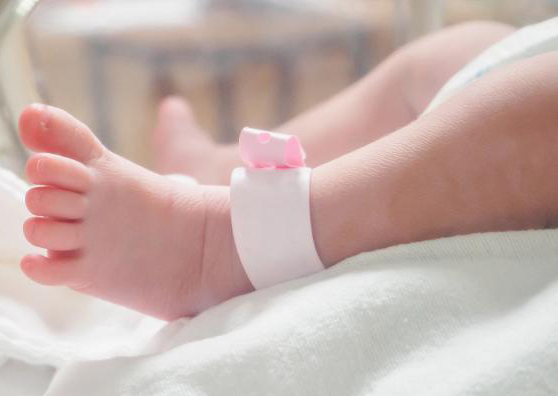 Unsprezece minore din Iași au devenit mame în 2019