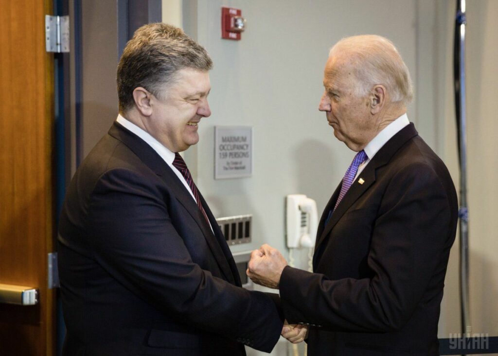 Impeachmentul lui Trump și mizeria de sub preșul lui Biden
