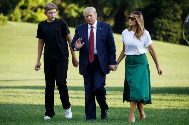 Donald și Melania Trump i-au interzis lui Barron să vapeze