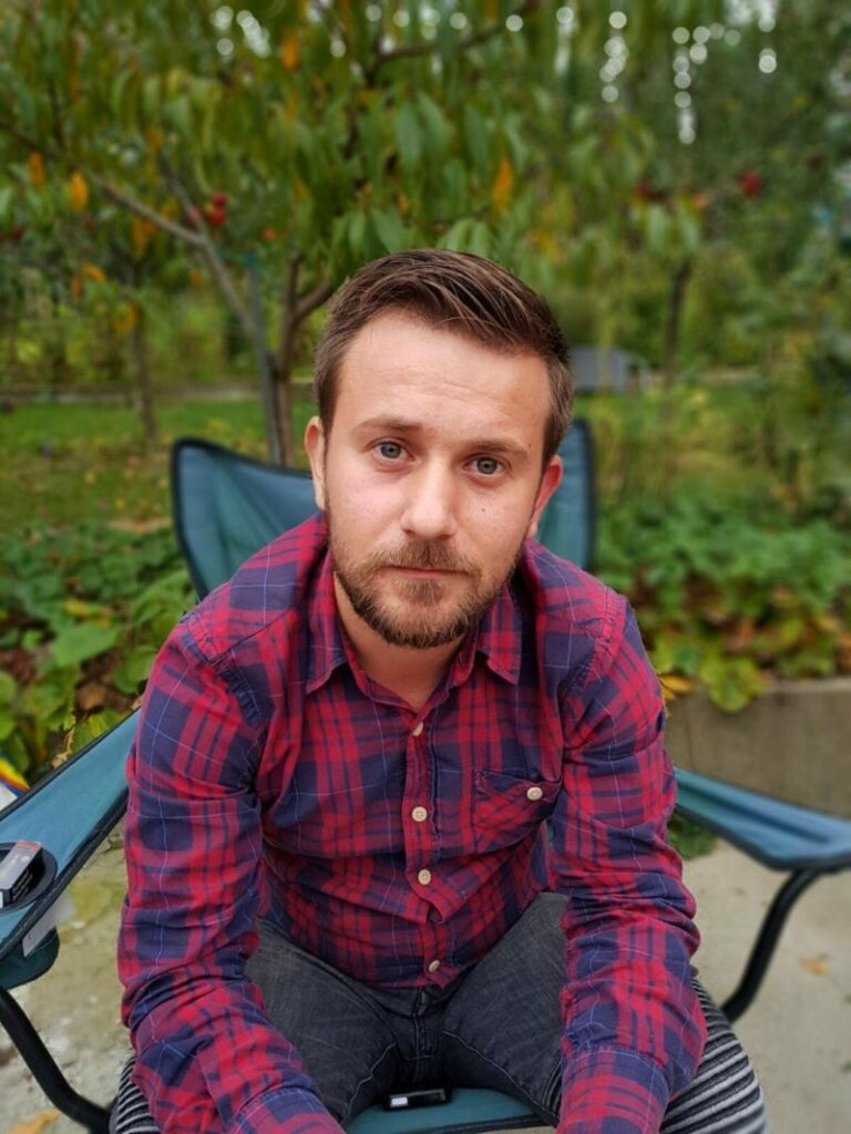 Un tânăr sfâșiat de chinuri are nevoie urgentă de ajutor!