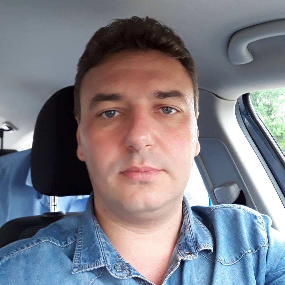 Director de școală, bătut de un tată înfuriat!