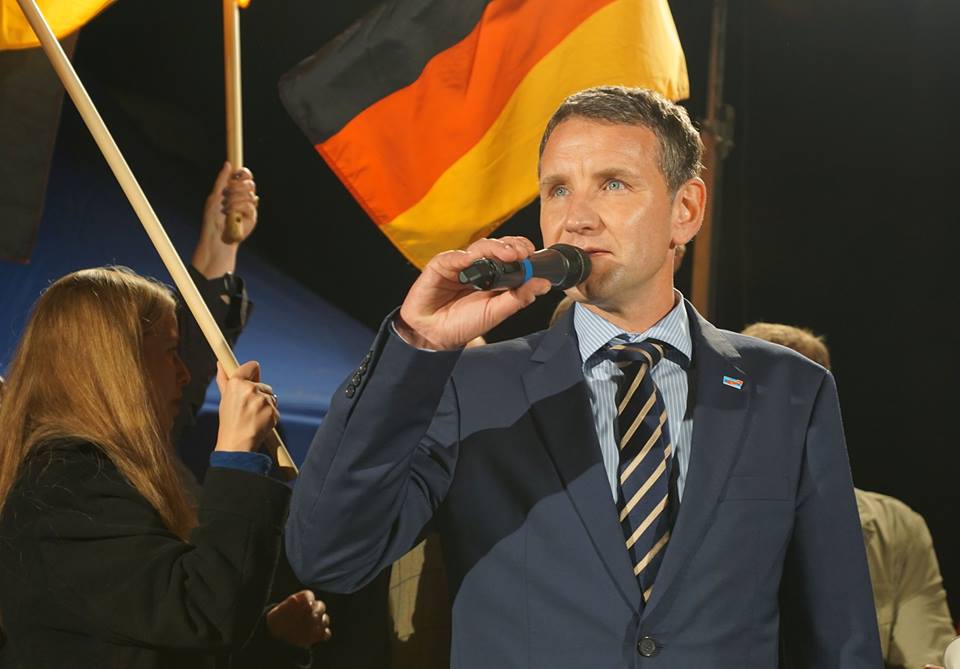 Fantomele lui Hitler și Stalin își dau mâna peste Germania