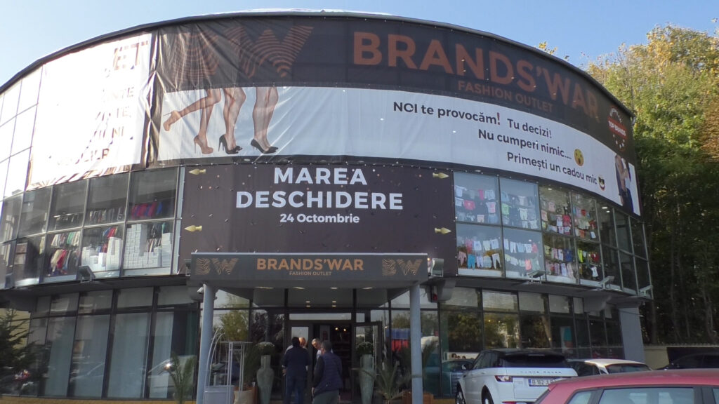 EVZ TV. S-a deschis „Brand's War”,  un outlet cu prețuri de patru ori mai mici ca la mall