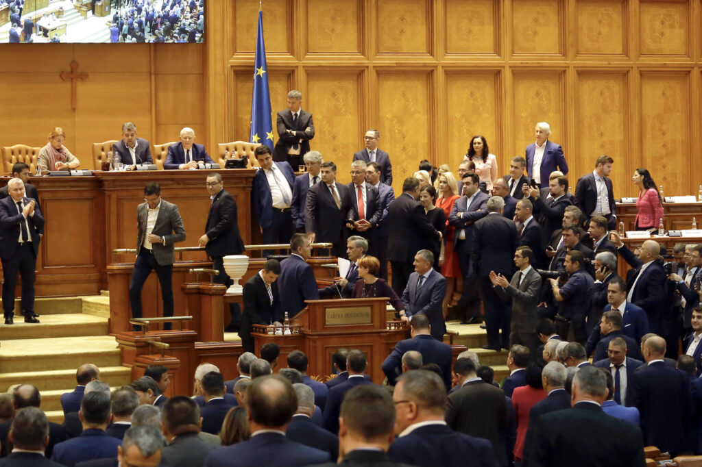 Parlamentul a respins moțiunea de cenzură împotriva Guvernului Ciolacu. Update