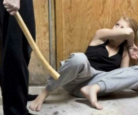 Și-a bătut copilul și soția până când i-a băgat în spital